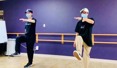 独舞成人伴舞视频教学,跟随专业指导，轻松掌握舞步与技巧