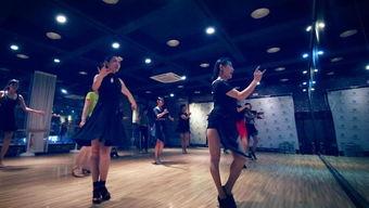 特警成人拉丁舞视频,激情四溢的成人拉丁舞表演