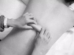 成人捏背捏脊视频,跟随视频学习养生之道