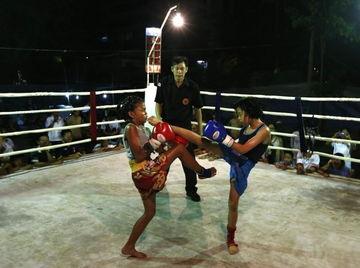 成人吸盘式拳击视频